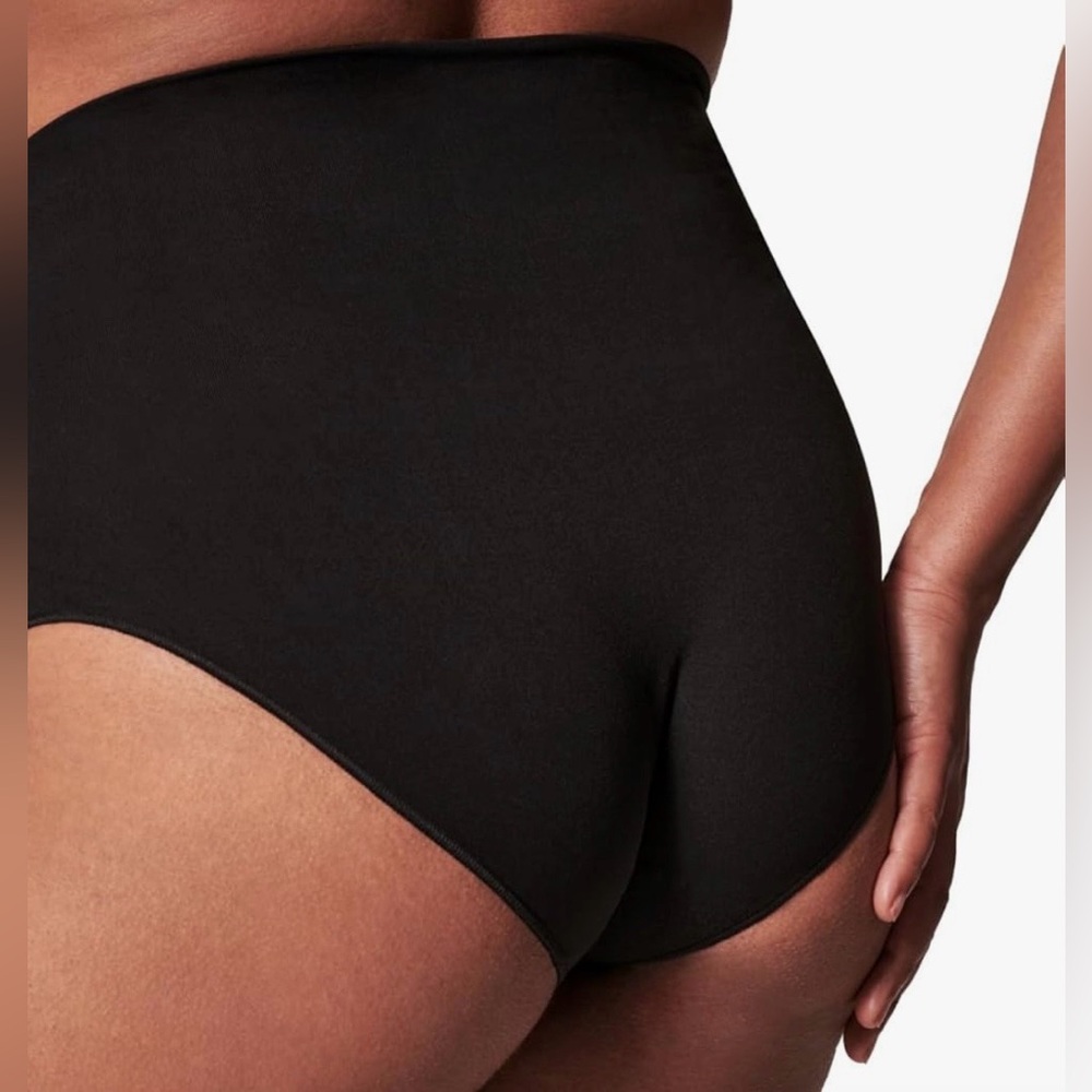 Spanx EcoCare Seamless Shaping Brief Black Size Large NWT - Picture 3 of 4